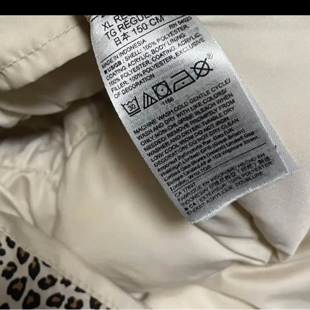 GAP Girls leopard puffer jacket XL